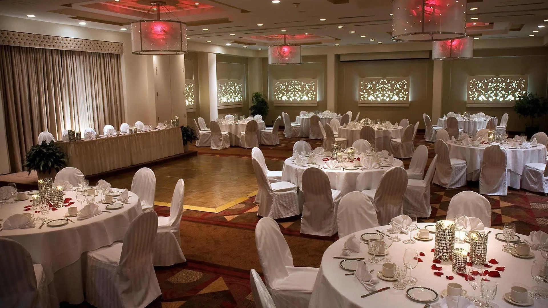 Hotel Ruby Foo'S Montréal
